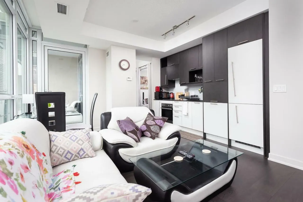 טורונטו Topline Suites - Nelson Street 0*,