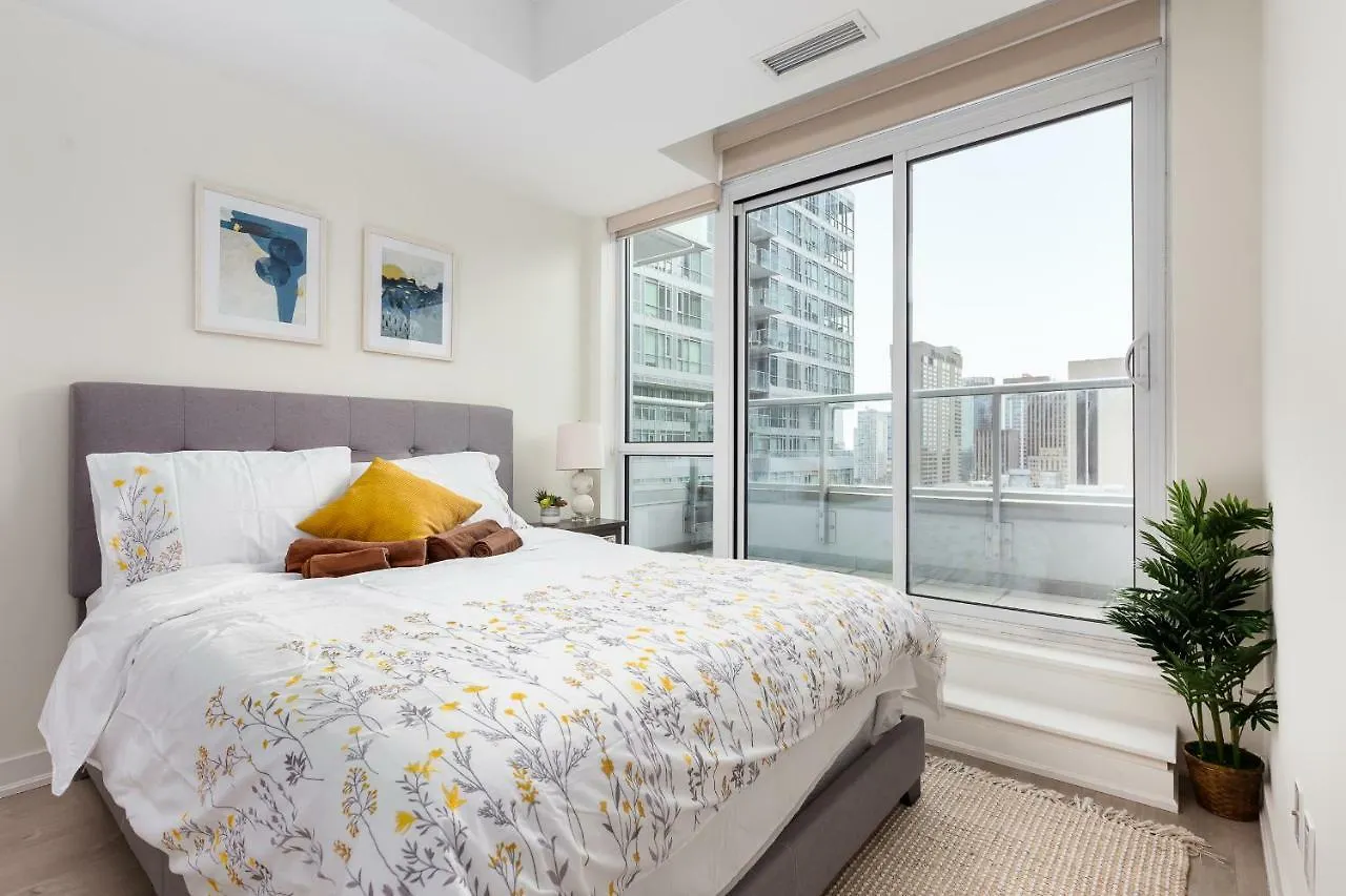 Topline Suites - Nelson Street Toronto 0*,